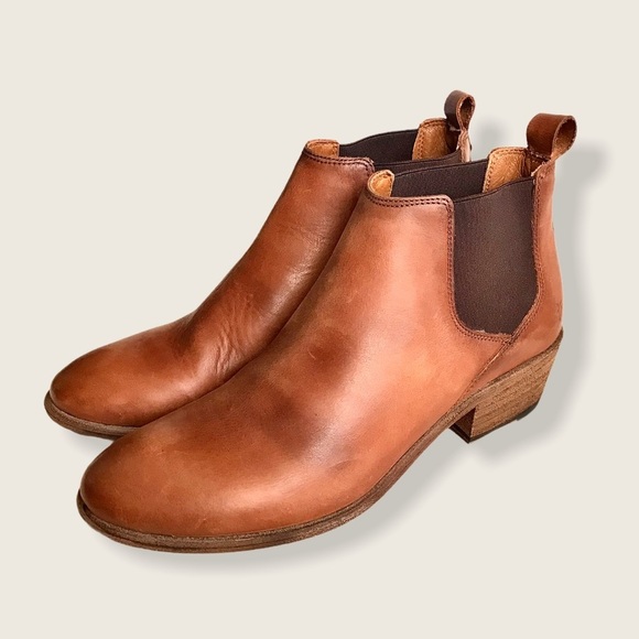 Frye Carson Chelsea Cognac Leather Cute Ankle Boot - Picture 15 of 16